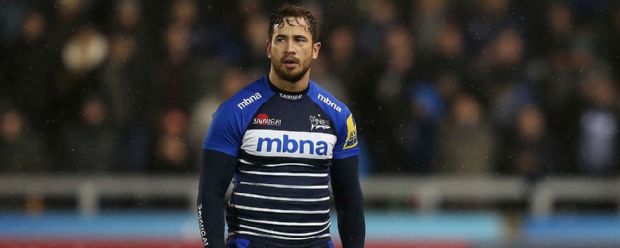 Danny Cipriani lines up a penalty for Sale Sharks