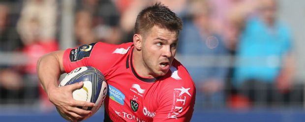 Toulon's Drew Mitchell runs with the ball
