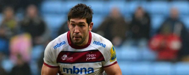 Nathan Hines of Sale Sharks carries the ball against Wasps