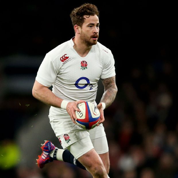 Danny Cipriani runs with the ball for England