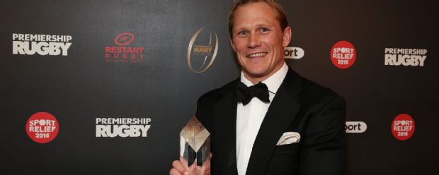 Josh Lewsey with his Premiership Rugby Hall of Fame inductee award