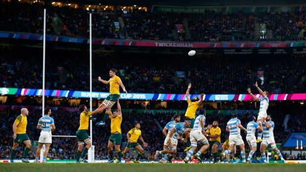 Australia and Argentina contest a lineout during the Rugby World Cup semifinal at Twickenham