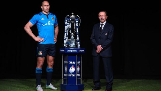 Sergio Parisse and Jacques Brunel pose with the Six Nations trophy