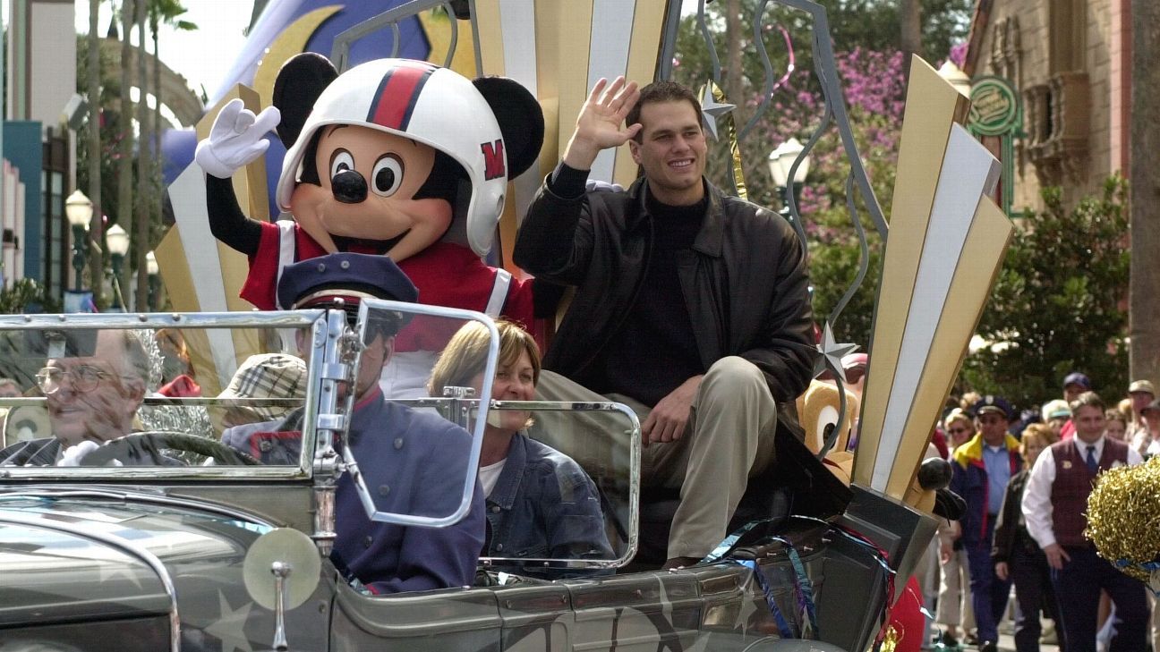 Tras ser declarado Jugador Ms Valioso del Super Bowl XXXVI, Tom Brady se gan su primer viaje de celebracin a Disney.