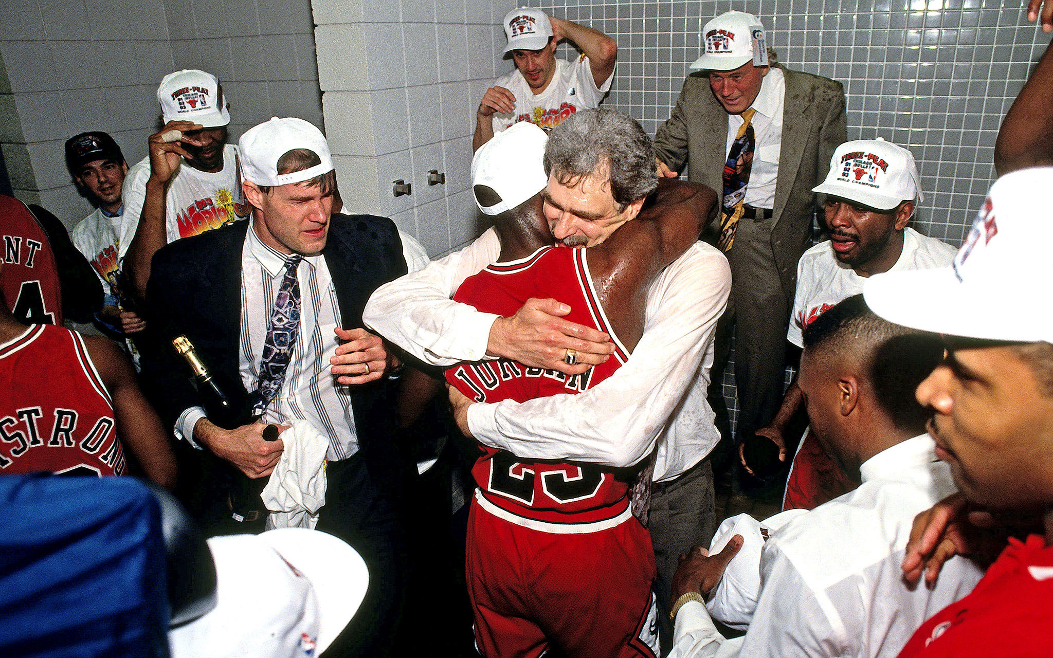 michael jordan phil jackson relationship