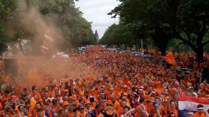 i?img=%2Fmedia%2Fmotion%2F2024%2F0616%2Fdm 240616 Hamburg turns orange as Dutch fans get the party started%2Fdm 240616 Hamburg turns orange as Dutch fans get the party started