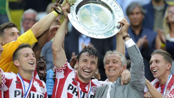 Mark Van Bommel Was A Legend As A Psv Player Now He S A Hero As Manager