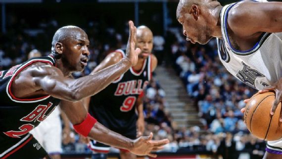 Michael Jordan and Scottie Pippen Legit Tackled Dennis Rodman During an  Epic Bulls-Lakers Matchup That Featured a Big Moment for Kobe Bryant