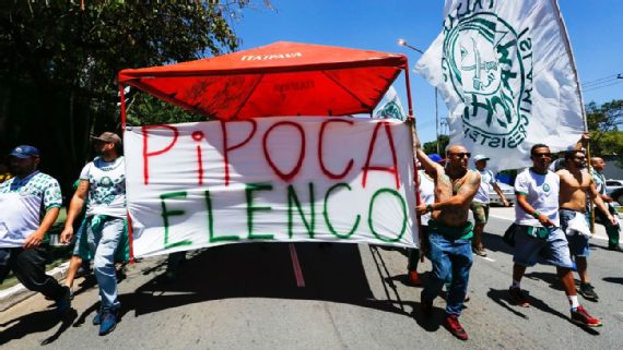 Mancha fez 1ª lista de dispensas do Palmeiras em 2017; veja com quem organizada 'acertou' e 'errou'
