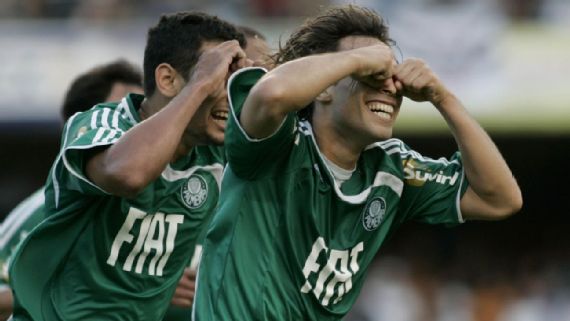 Ídolo ou não? Valdívia viveu casos de amor e ódio com a torcida palmeirense, mas deixou seu nome marcado na história do clube