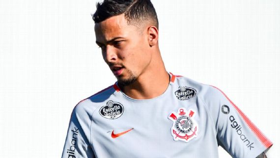 Após saída de meio-campista, Corinthians inicia planejamento por 