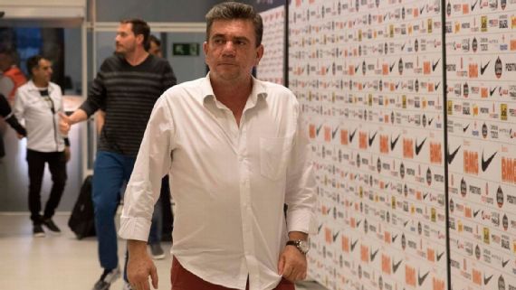 Mesmo com cortes, Corinthians ainda não economiza nem um quarto do que paga na CLT ao futebol; compare