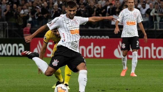 Melhor passador do Corinthians, Camacho celebra fama e brinca sobre filhos em casa: 