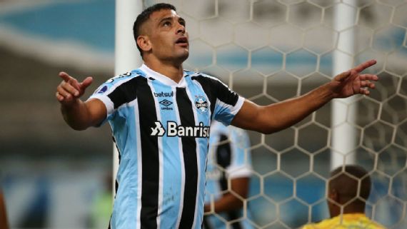 Covarde e juvenil - Diego Souza dispara contra zagueiro adversário após entrada violenta