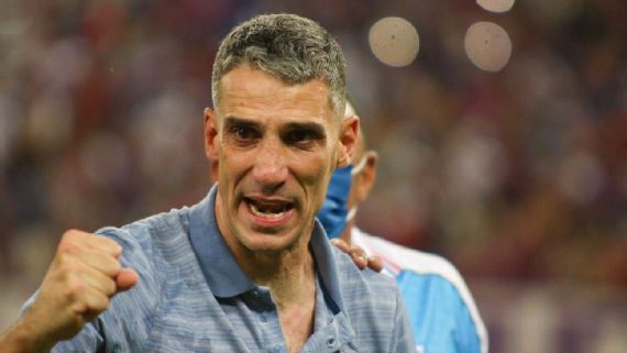 Desejado no mercado, Juan Pablo Vojvoda renova com o Fortaleza até 2024