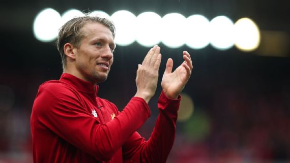 Clube inglês manda mensagem emocionante a Lucas Leiva após aposentadoria: Conquistou status de herói
