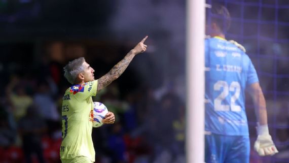 Diego Valdés had already threatened the Necaxa goal twice, and the third time was the charm