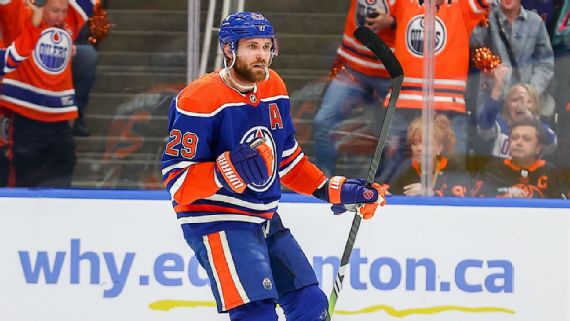 Leon Draisaitl playing hockey