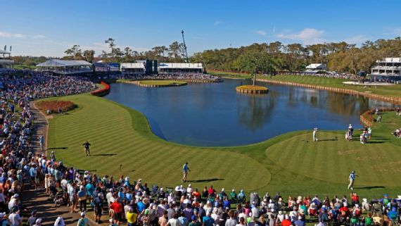 El hoyo 17 en el TPC Sawgrass es uno de los hoyos más famosos del golf.