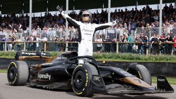 Damson Idris in F2 car