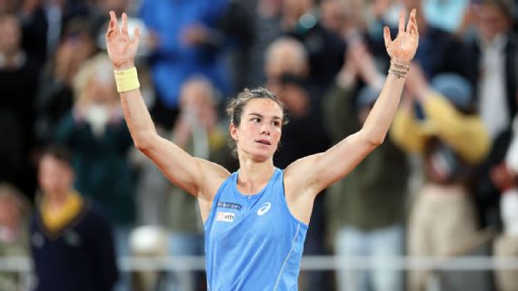 Loïs Boisson reacts after winning a match