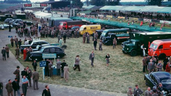 Paddock de Silverstone en 1951