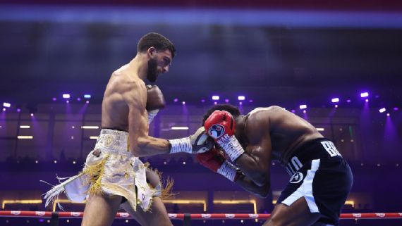 Sheeraz came unstuck against Carlos Adames