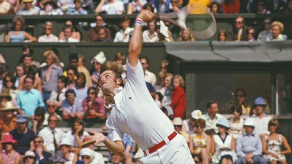 Roscoe Tanner serve contra Jimmy Connors em Wimbledon 1975