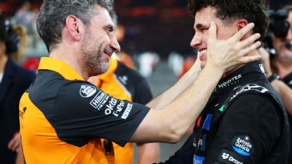 Lando Norris celebra com Andrea Stella