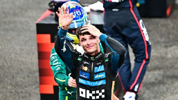 Lando Norris celebrando el título.