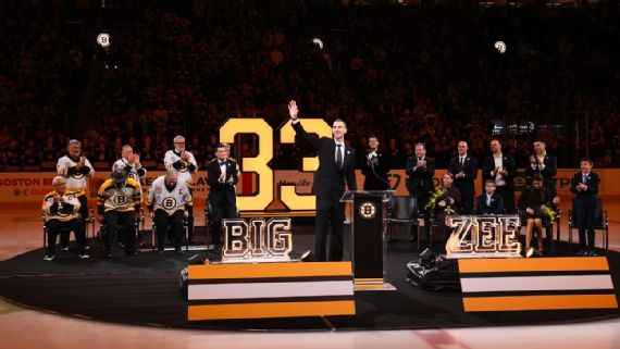 Zdeno Chara waves to the crowd during his jersey retirement ceremony