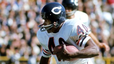 Gale Sayers, Bears legend and “Kansas Comet” dies at 77 - Chicago