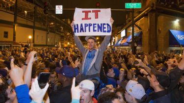 So You Think You're a Chicago Cubs Fan?: Stars, Stats, Records, and  Memories for True Diehards (So You Think You're a Team Fan) See more