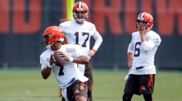 Browns rookie DeShone Kizer looking ready in camp competition