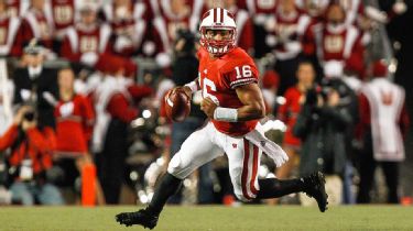 Russell Wilson Puts Wisconsin on Target for Title Run - The New