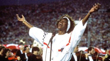 Best Super Bowl National Anthems: Whitney Houston, Aretha – Rolling Stone