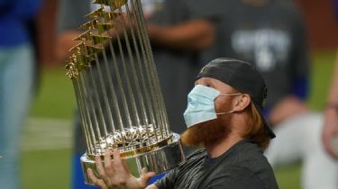 World Series 2020: The oddest of World Series ends with the most 2020  moment of the season - ABC7 Los Angeles