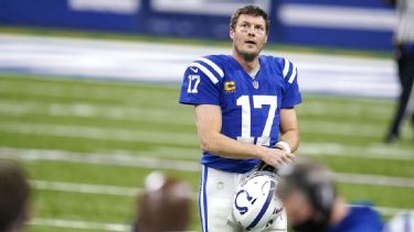 While Ben Roethlisberger struggles for Steelers, Philip Rivers finishing  strong for Colts