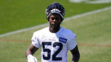 Cliff Avril: What Seahawks' Taylor needs to become 'better than me