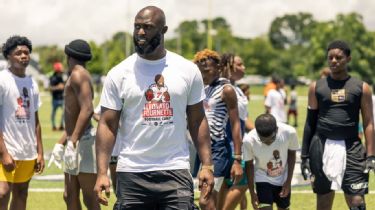 Bucs' Leonard Fournette waded through 'dead bodies' after Katrina