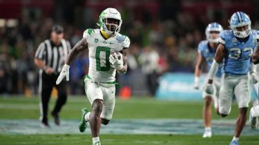 Two Oregon Ducks Make List of College Football's Top 101 Players