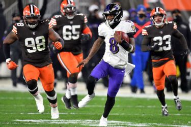 Lamar Jackson returns to save Ravens in thrilling win over Browns