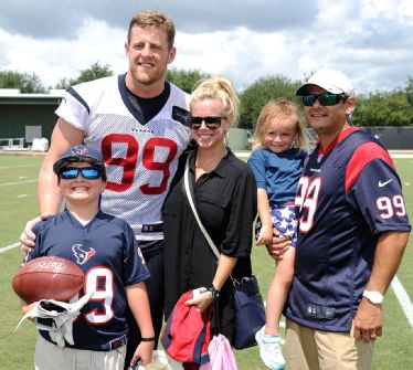 J.J. Watt shows support for Astros great Craig Biggio