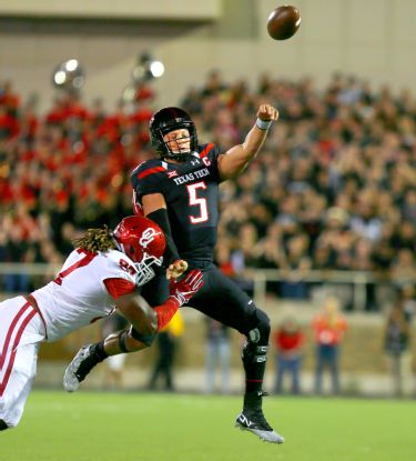 Baker Mayfield, Patrick Mahomes combined for an epic college shootout