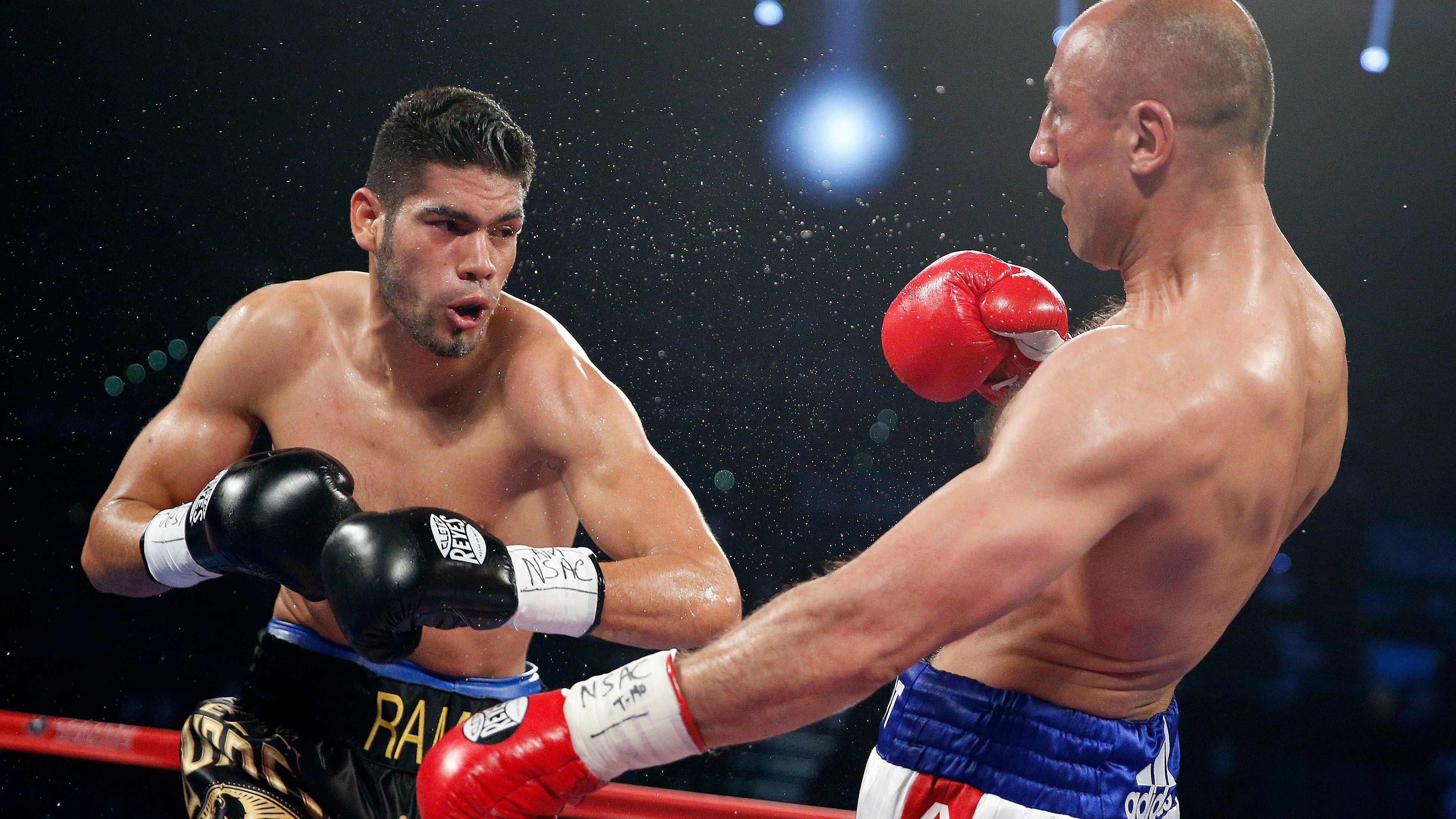 Hace historia el peleador mexicano 'Zurdo' Ramírez