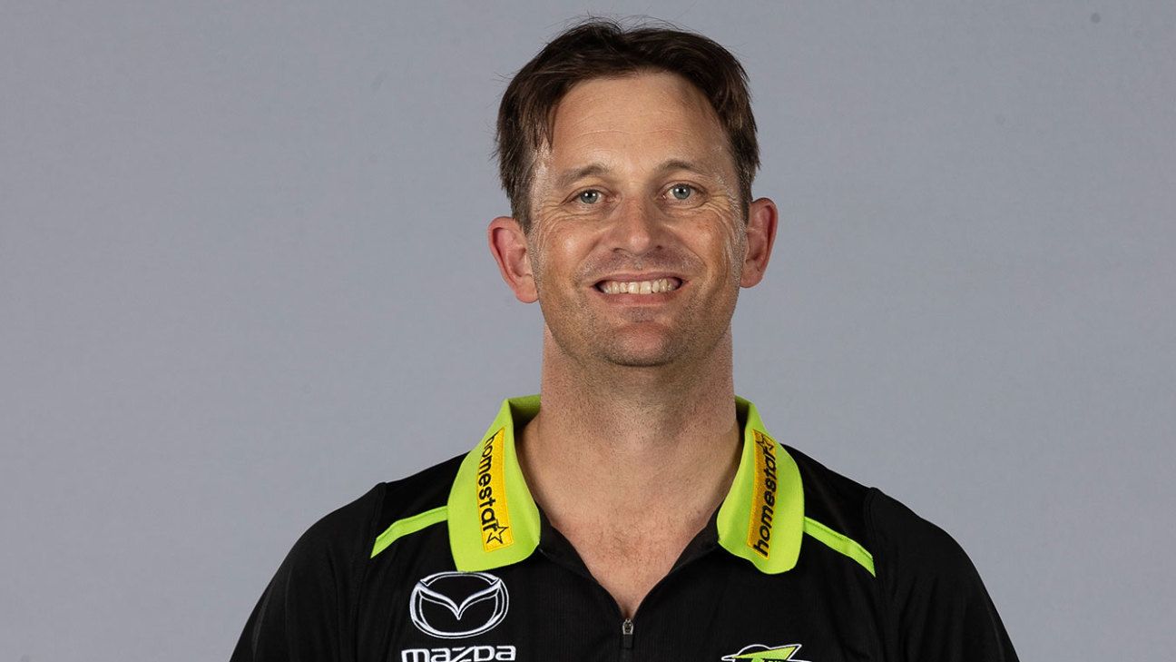 Shane Bond leaves Sydney Thunder to spend more time at home - ESPN