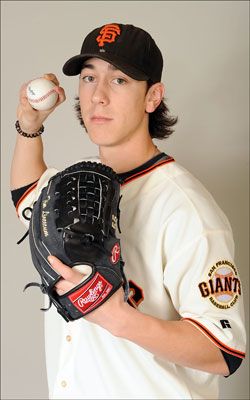 Tim Lincecum visited us in New York City. A sporting goods search ensued. -  ESPN