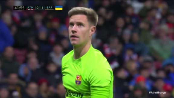 ¡Voló Ter Stegen! El arquero culé bloquea el tiro de Griezmann y evita ...