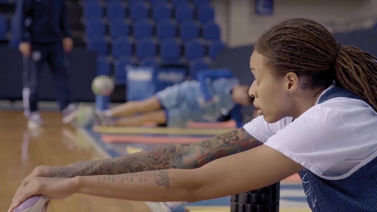 The Clubhouse: No Days Off for the WNBA's Seimone Augustus - ESPN Vide...