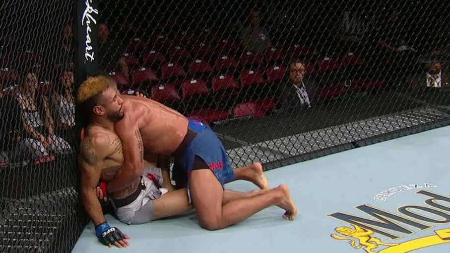 Burns lands a pair of takedowns in win ESPN Video